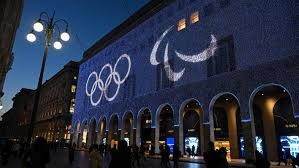 崔永熙调侃詹姆斯：老詹，再来五年！老詹听后摇了摇头：NO！