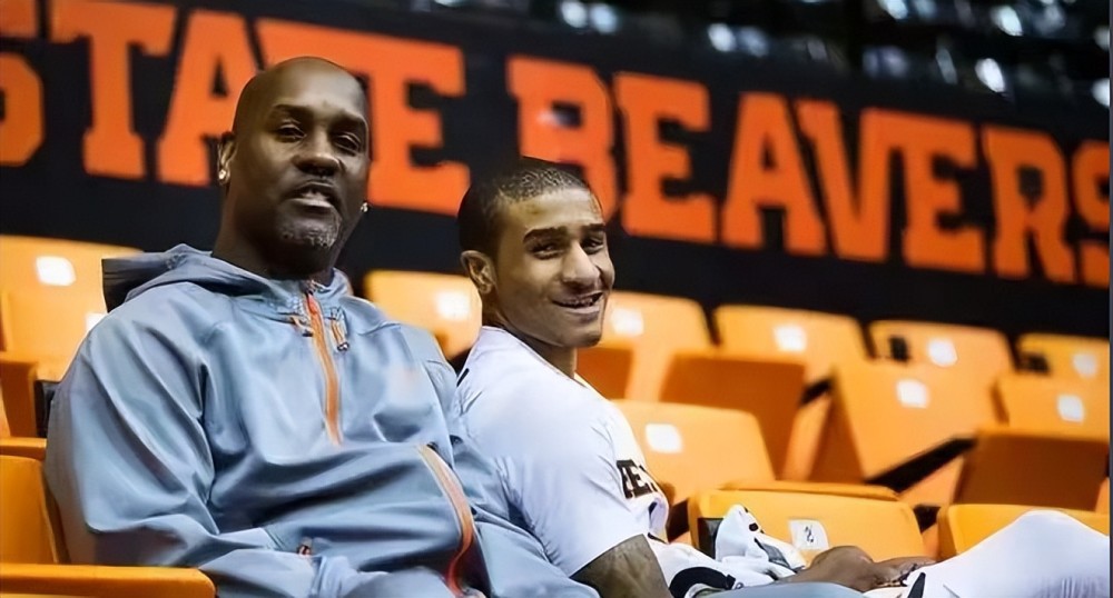 作为上届的 作为上届的